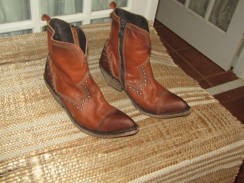 Liberty black studded brown - studded,